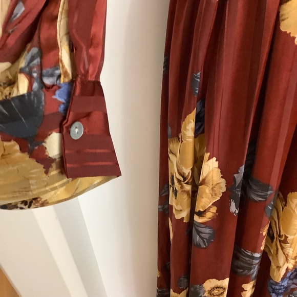 Kate Lily Beautiful Dress fits Medium - Picture 3 of 15